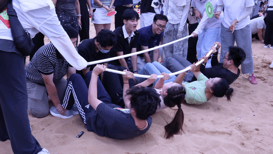 躺不平了.GIF